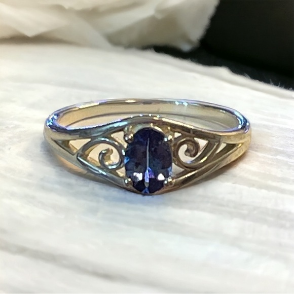 Vivid Blue Tanzanite Sterling Silver Ring (8) - Picture 7 of 11